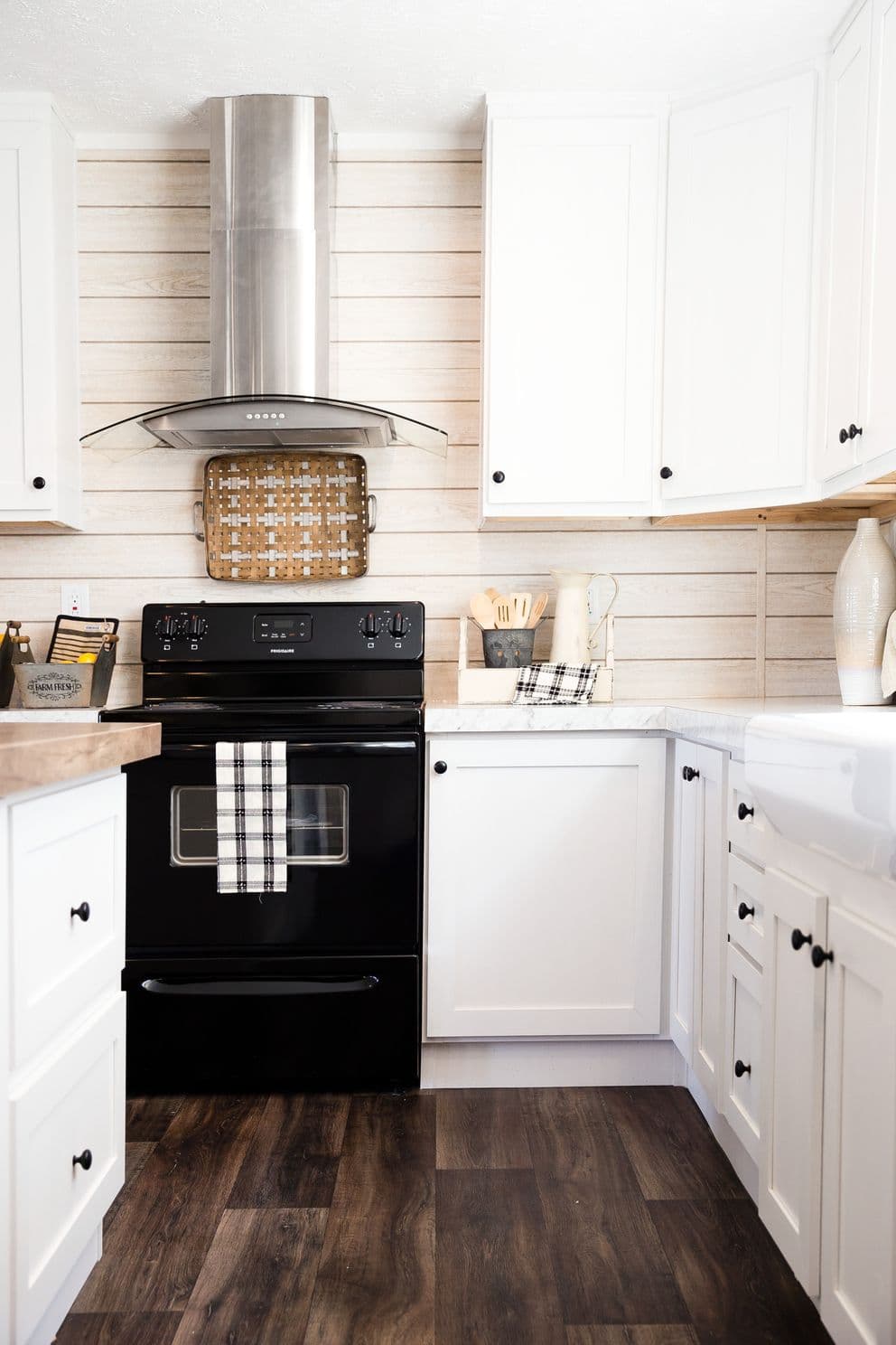 The island breeze 56 kitchen home features