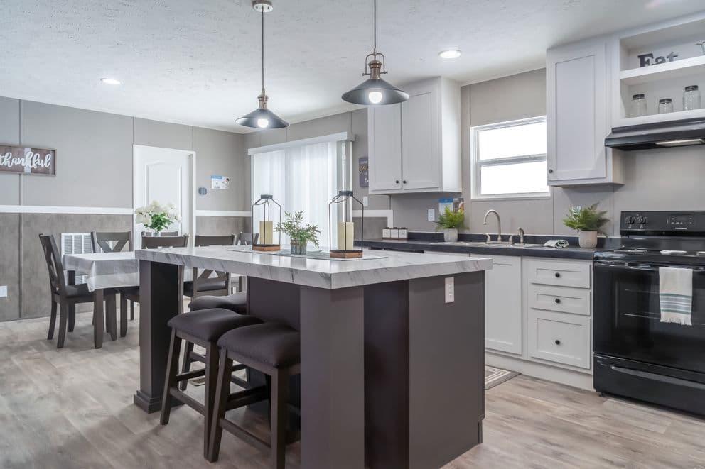 Tradition 52b kitchen home features