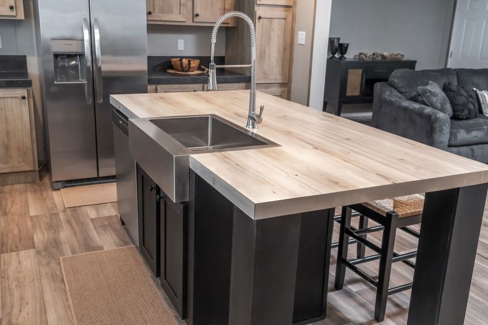 Tradition 72 kitchen home features