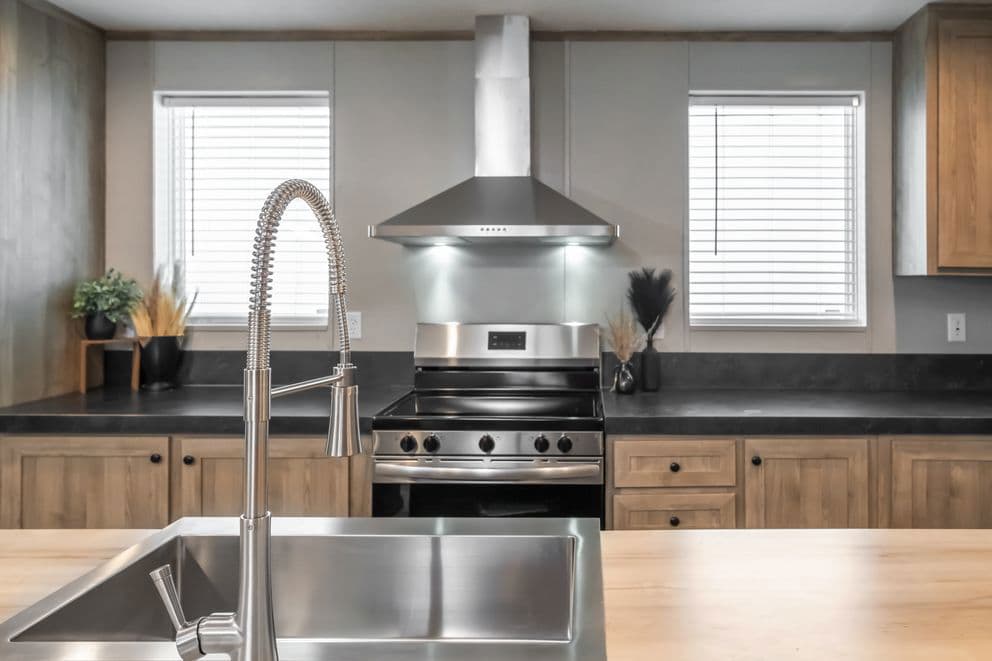 Tradition 72 kitchen home features