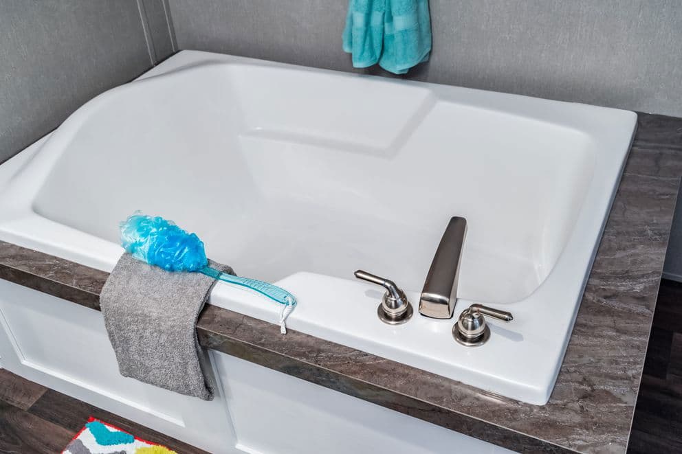 The eagle 76 bathroom home features