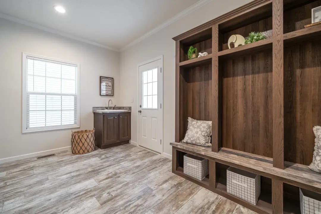 1444 carolina interior home features