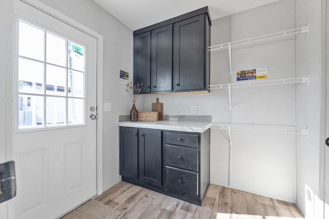 Vivid 28603n interior home features