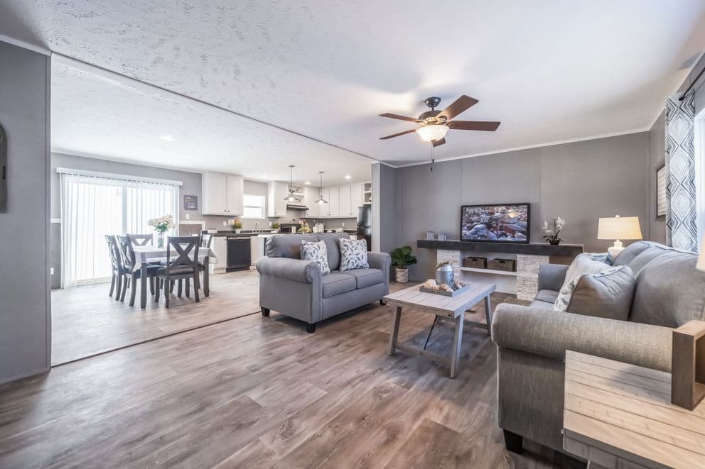 Tradition 52b interior home features