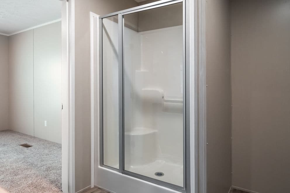 The eagle 60 bathroom home features