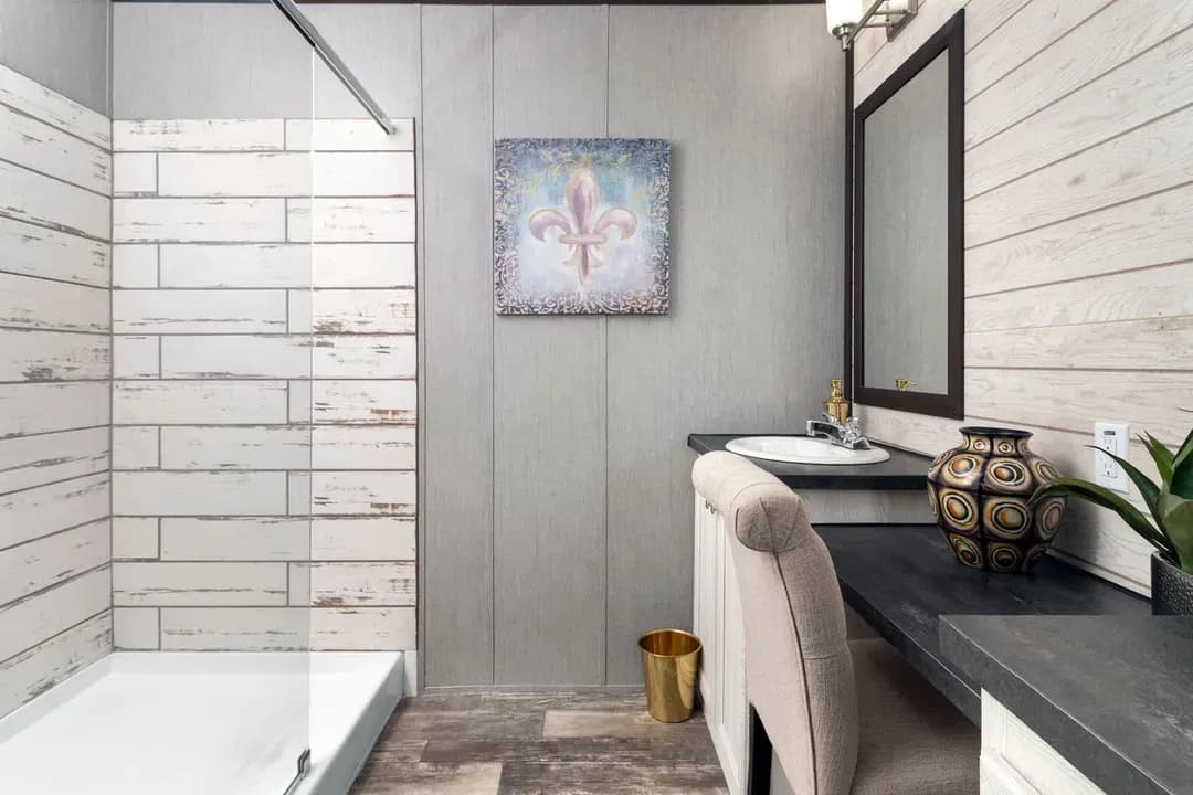 The seaside 2 bathroom home features