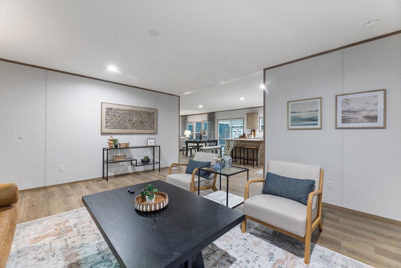 Phoenix 32563a interior home features