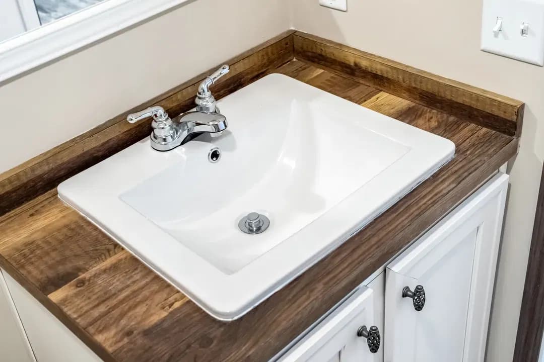 The stark bathroom home features