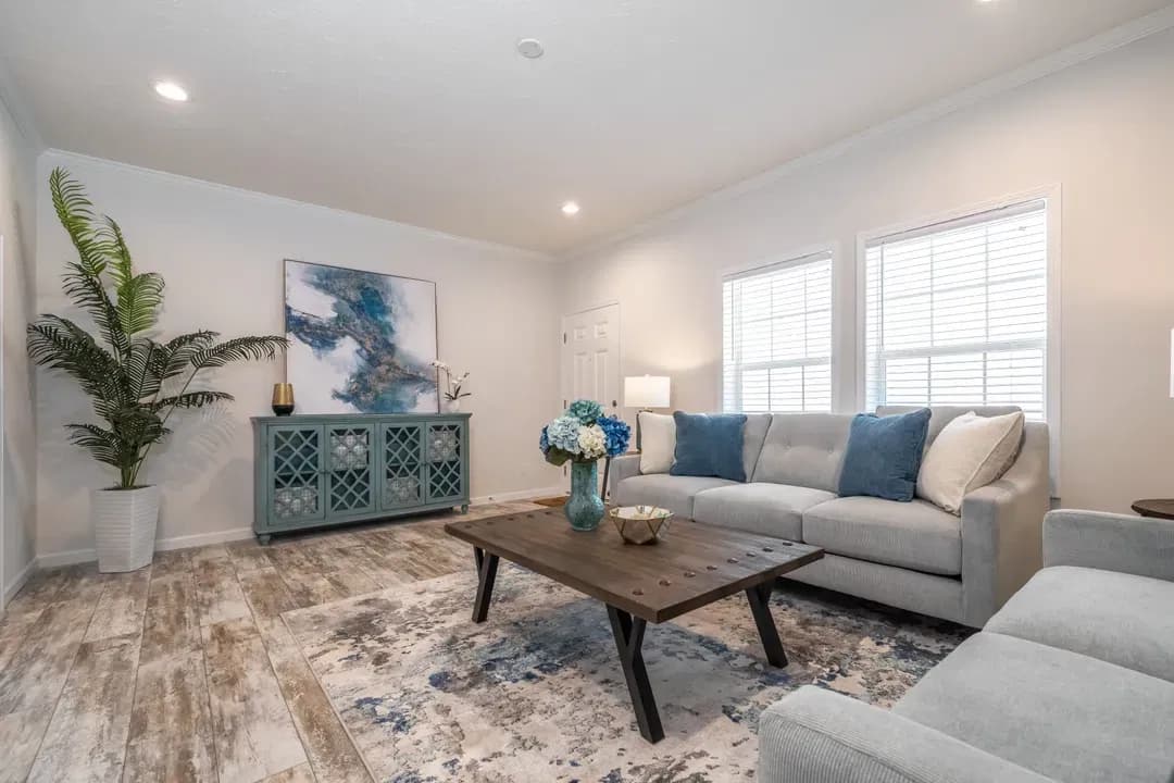 1444 carolina interior home features