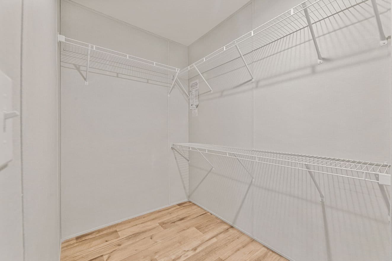 Vivid 28603n interior home features