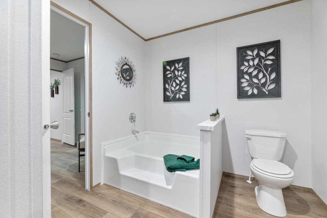 Augusta 16562a bathroom home features