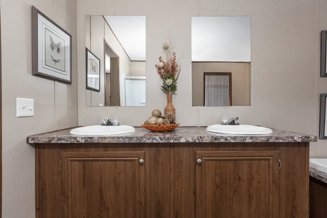 The bayside bathroom home features