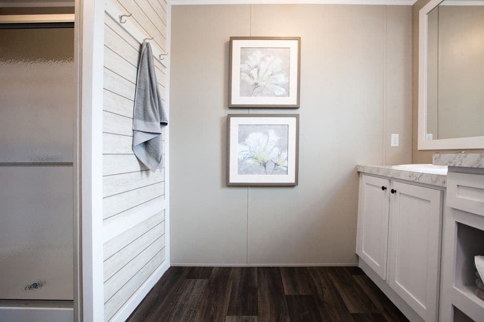 The island breeze 56 bathroom home features