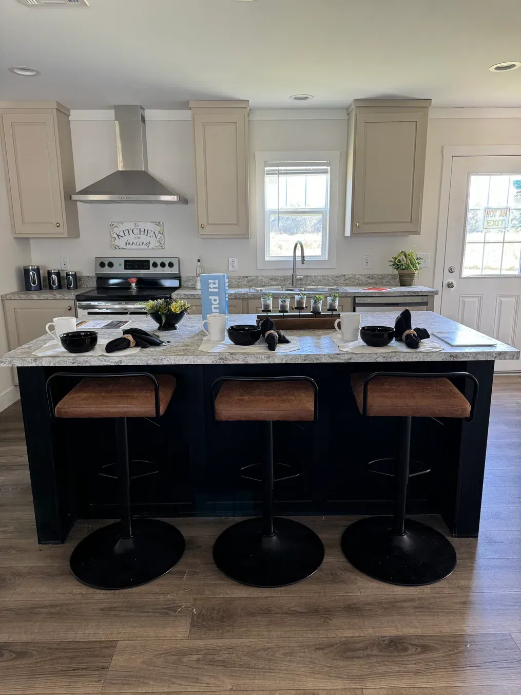 2001 let it be kitchen home features