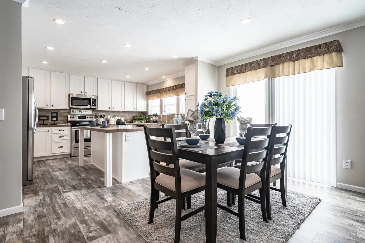 The roddy interior home features