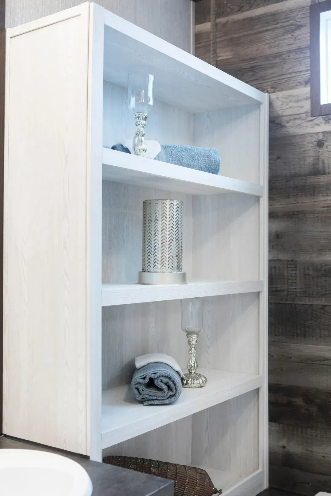 The seaside 3 bathroom home features