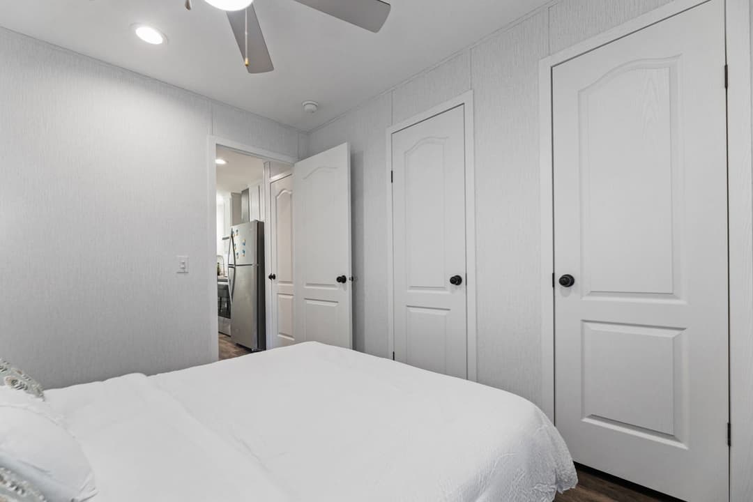 The rose 12401u bedroom home features