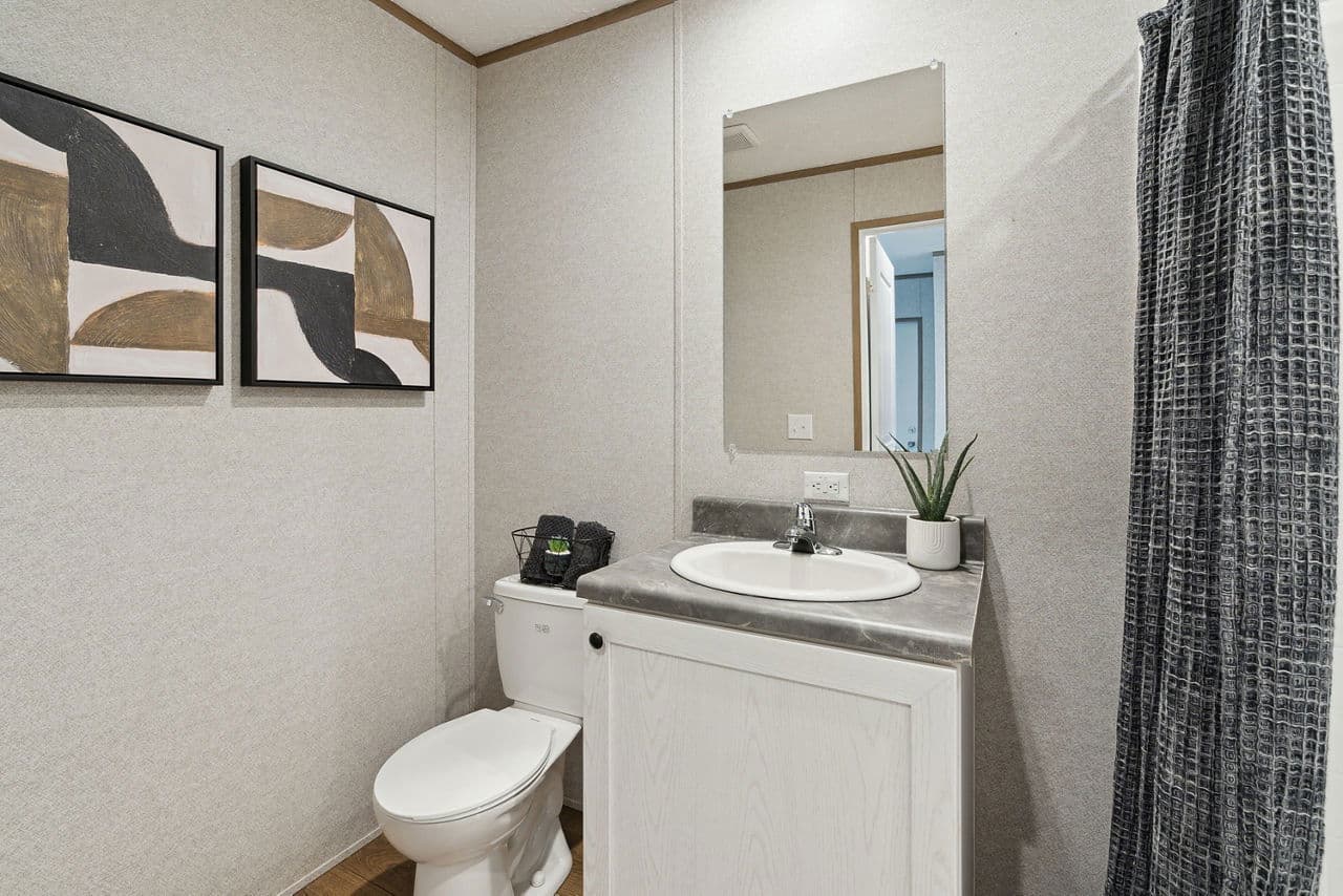 Prime 1676h42p01 bathroom home features