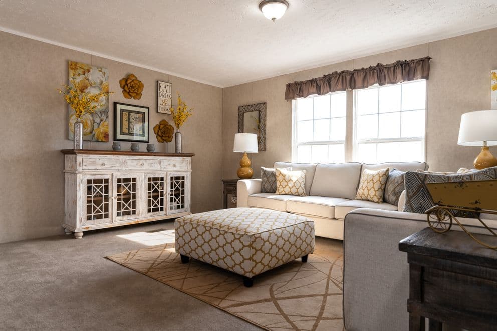 The eagle 52 interior home features