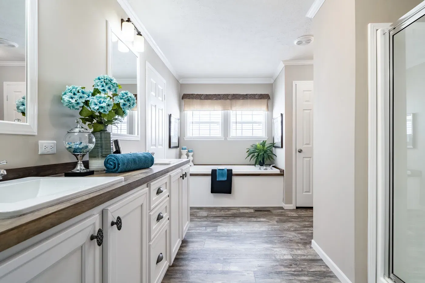 The roddy bathroom home features