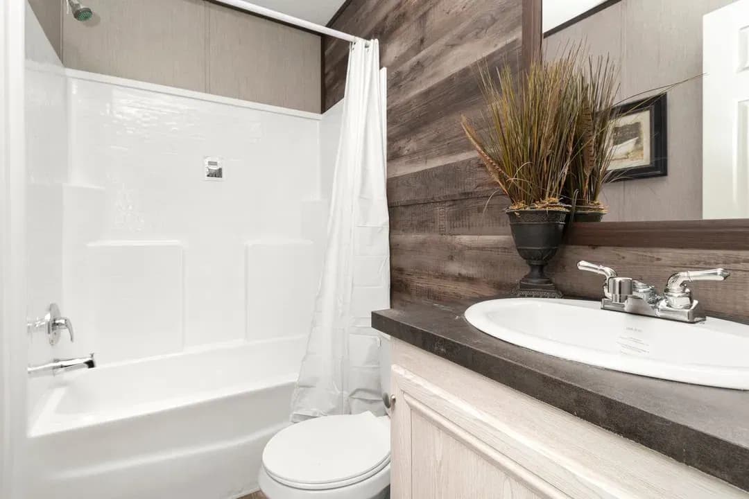 The seaside 2 bathroom home features