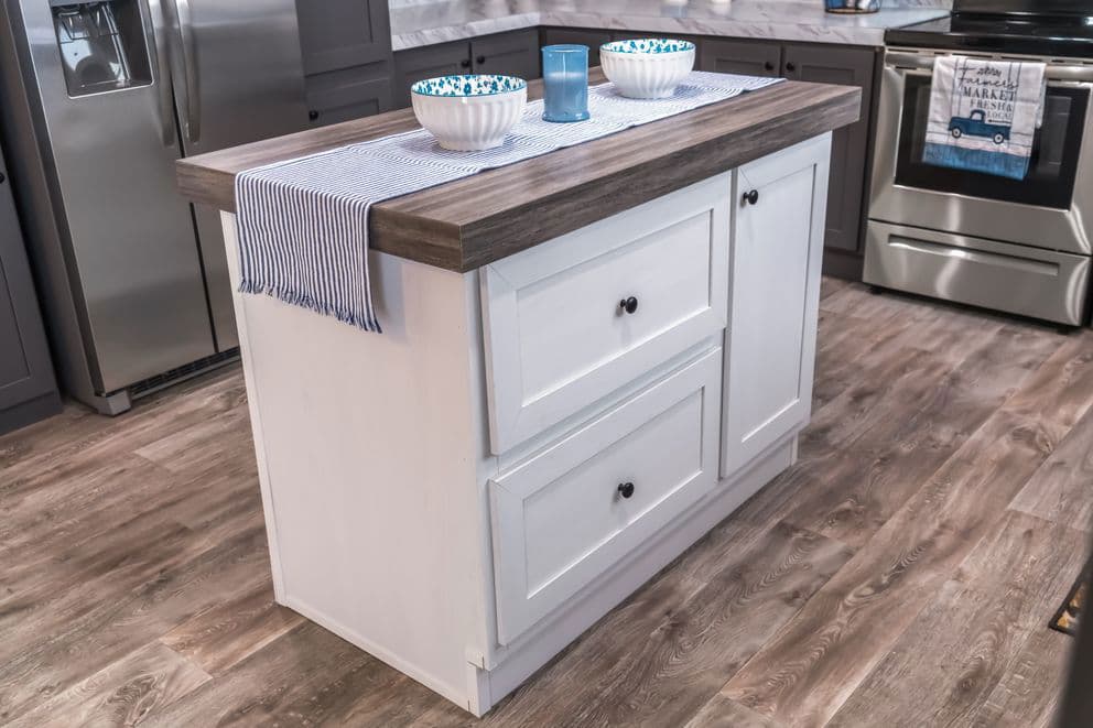 The fusion 32b kitchen home features