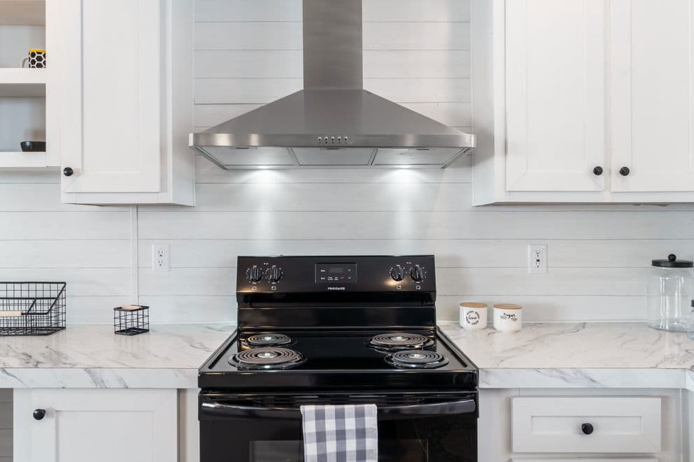 The farmhouse breeze 72 kitchen home features