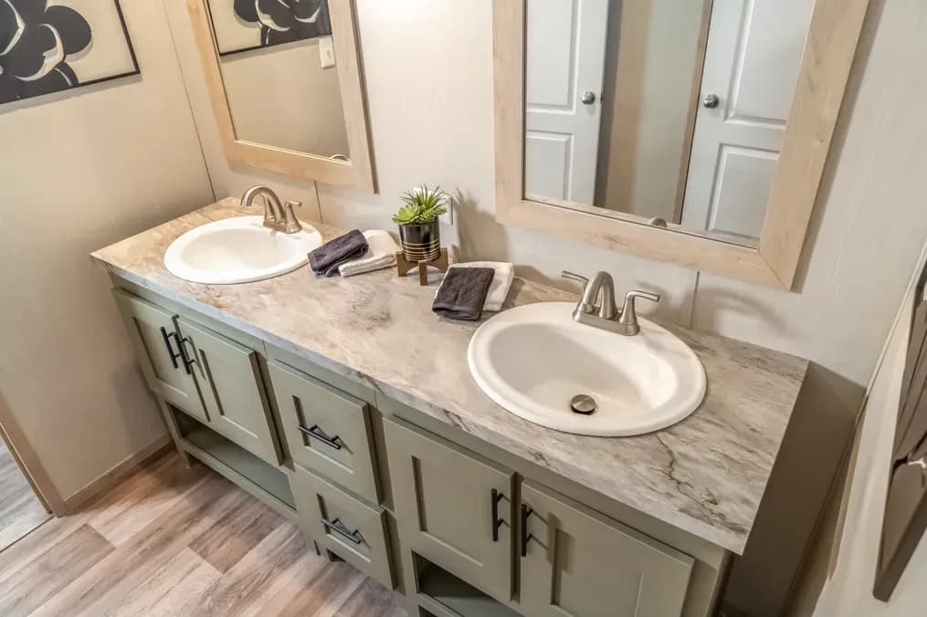 Rainier bathroom home features