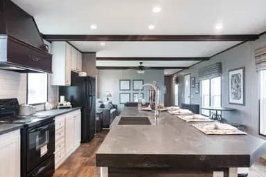 The seaside kitchen home features