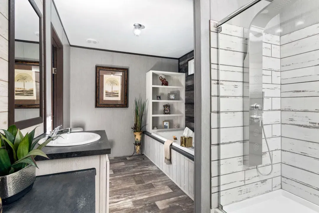 The seaside 3 bathroom home features