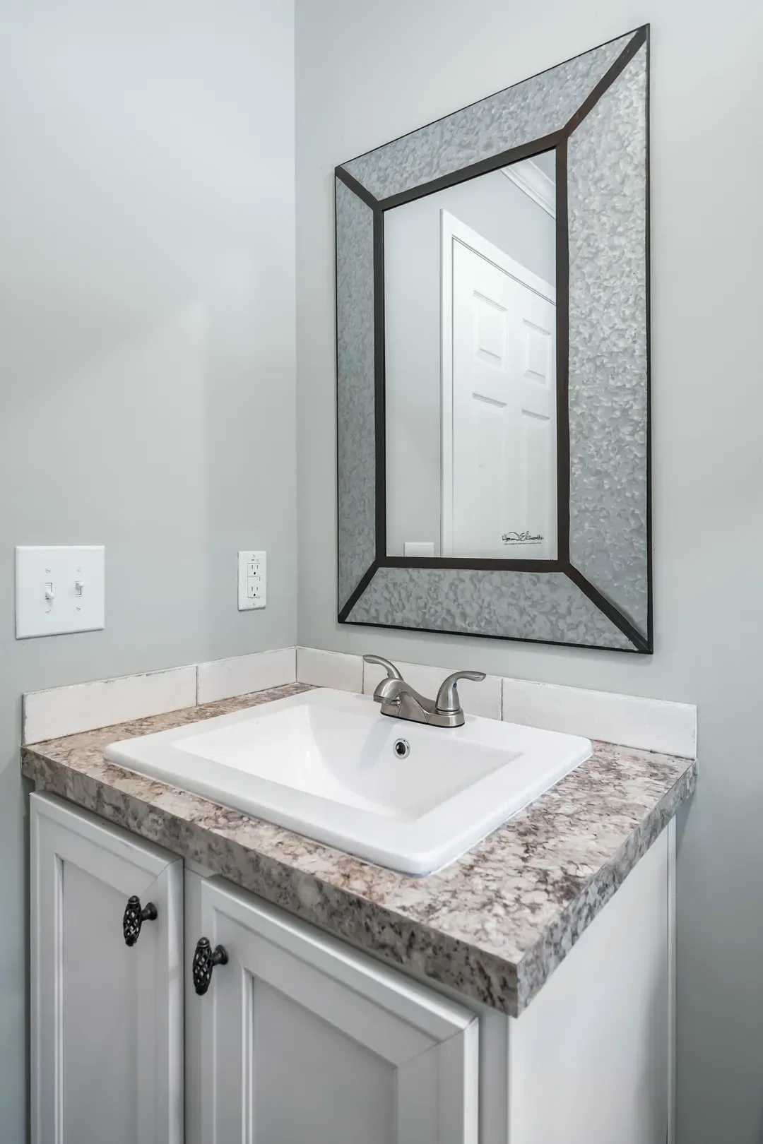 The jefferson bathroom home features