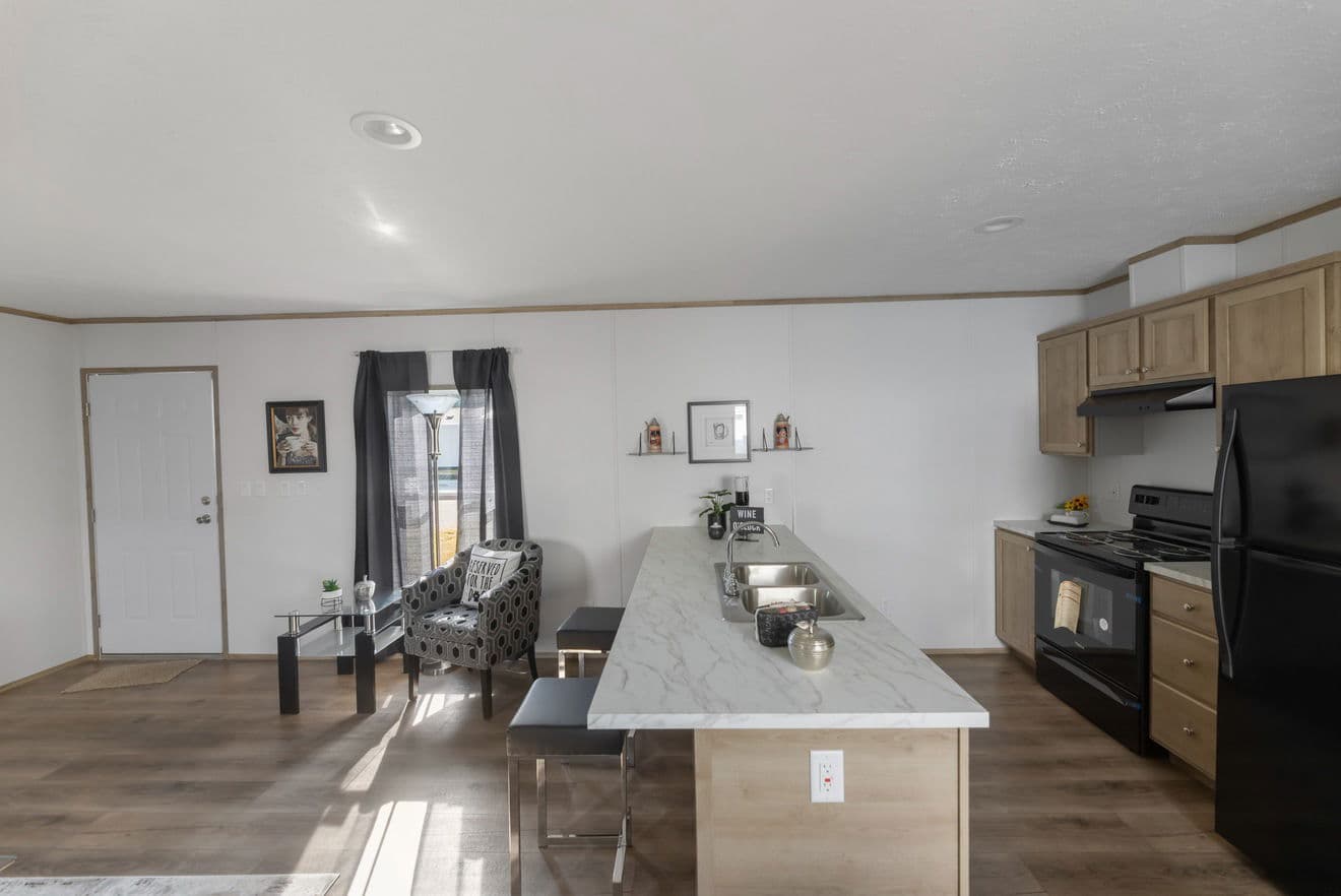 Phoenix 16763a kitchen home features