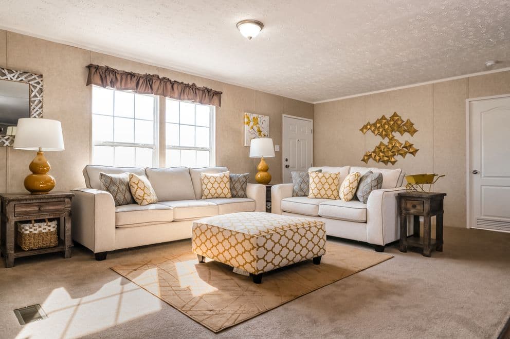 The eagle 52 interior home features