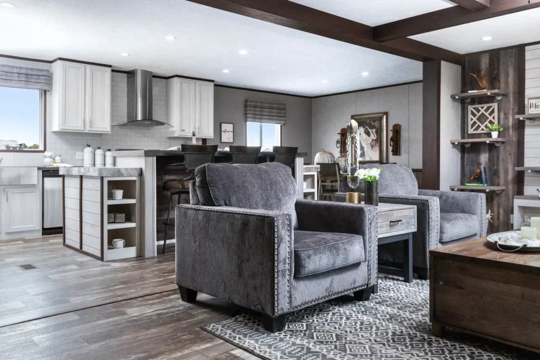 The shoreline interior home features